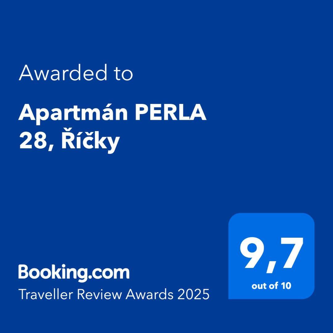 Apartman Perla 28, Ricky Luaran gambar
